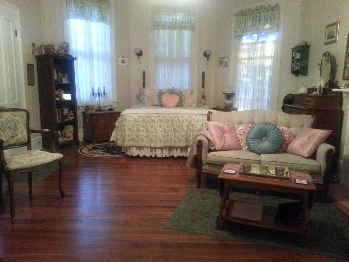 Holly House Of Hamilton Bed & Breakfast Oda fotoğraf