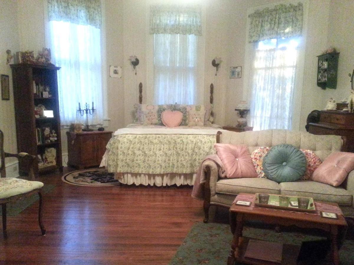 Holly House Of Hamilton Bed & Breakfast Dış mekan fotoğraf