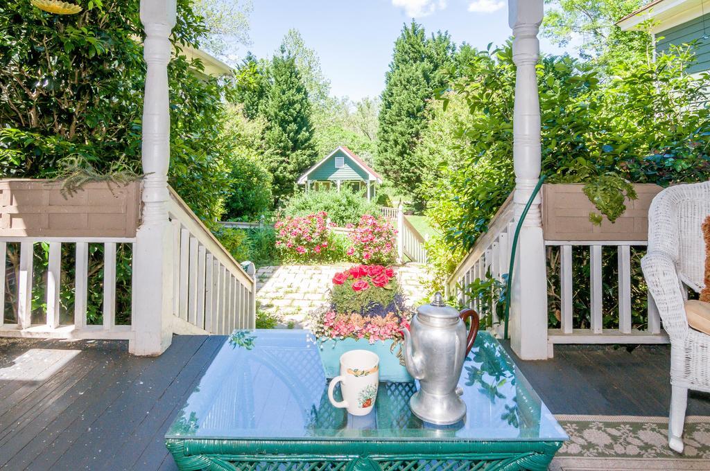 Holly House Of Hamilton Bed & Breakfast Dış mekan fotoğraf