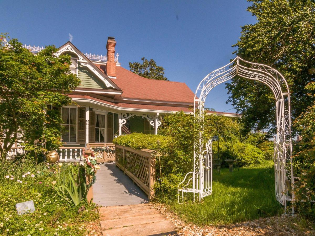 Holly House Of Hamilton Bed & Breakfast Dış mekan fotoğraf